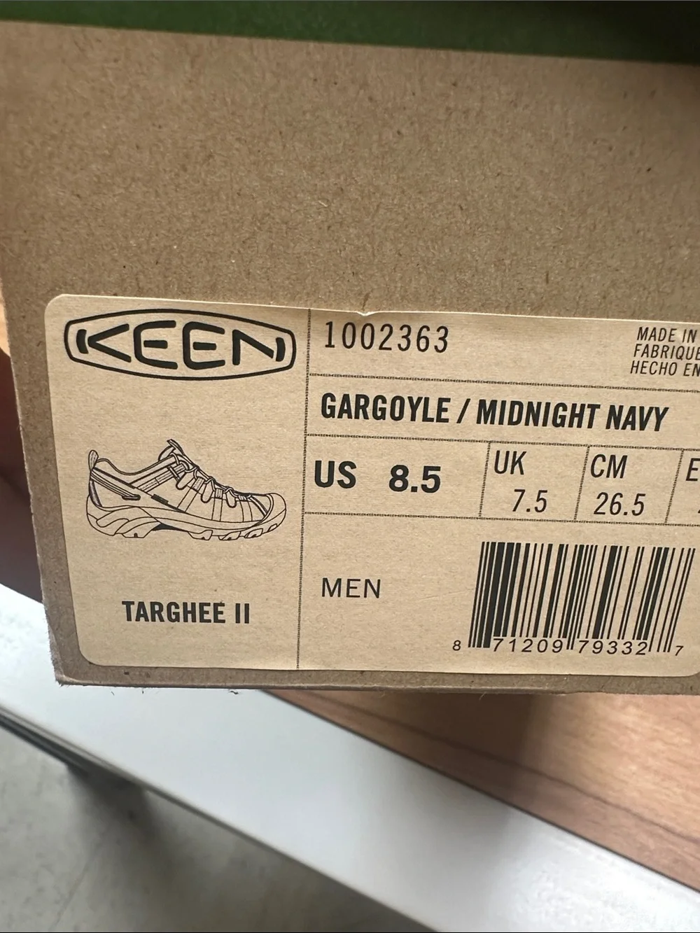 Keen durable men